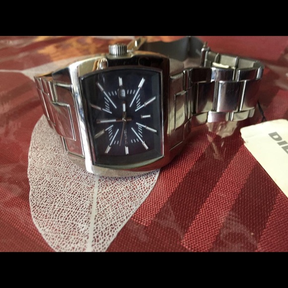 COPY - Watch - Picture 3 of 5